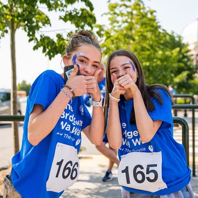 Walkers on the Bridgewater Way walk for The Christie
